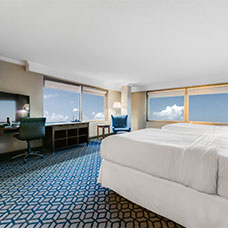 Guest Rooms - Wyndham Fallsview Hotel